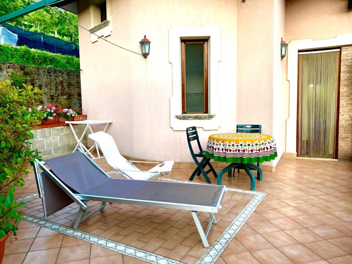 Il Ritrovo Delle Volpi Bed & Breakfast Аджерола Екстериор снимка