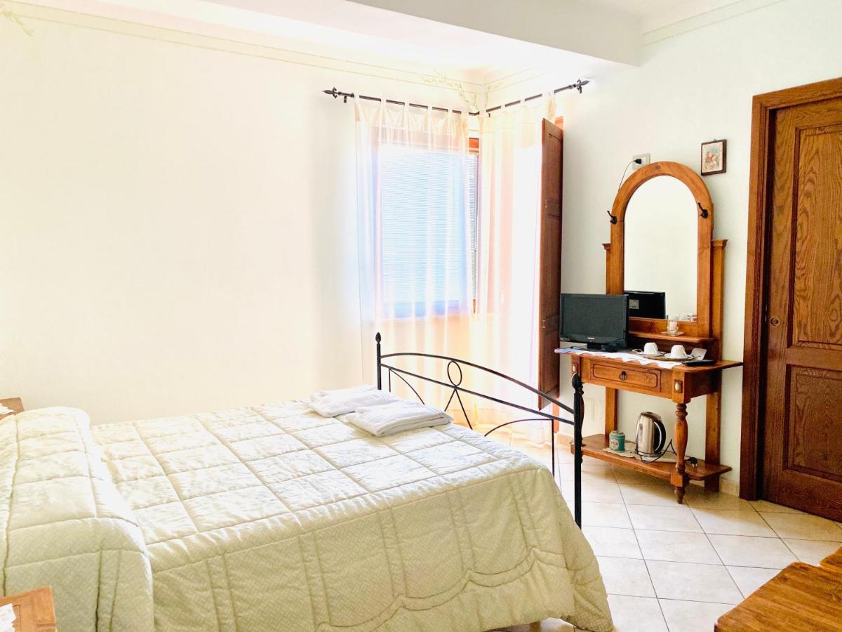 Il Ritrovo Delle Volpi Bed & Breakfast Аджерола Екстериор снимка