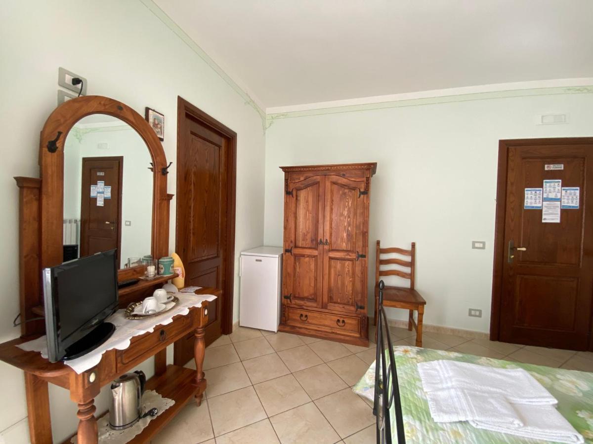 Il Ritrovo Delle Volpi Bed & Breakfast Аджерола Екстериор снимка