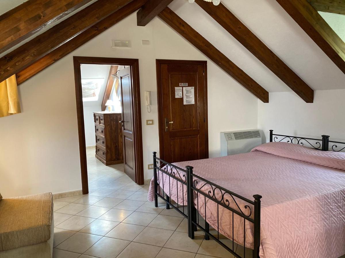 Il Ritrovo Delle Volpi Bed & Breakfast Аджерола Екстериор снимка