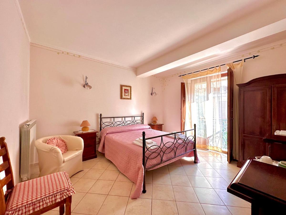 Il Ritrovo Delle Volpi Bed & Breakfast Аджерола Екстериор снимка