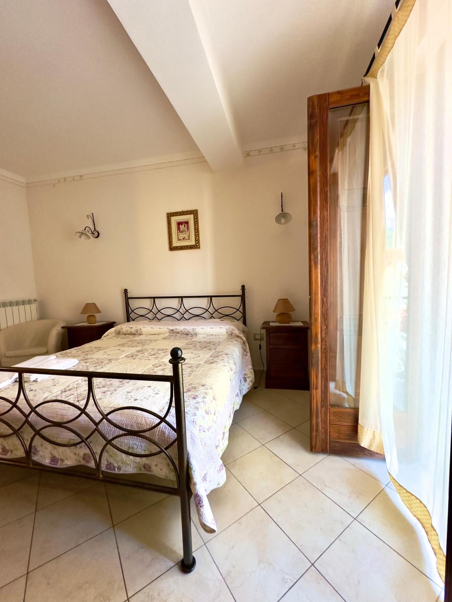 Il Ritrovo Delle Volpi Bed & Breakfast Аджерола Екстериор снимка
