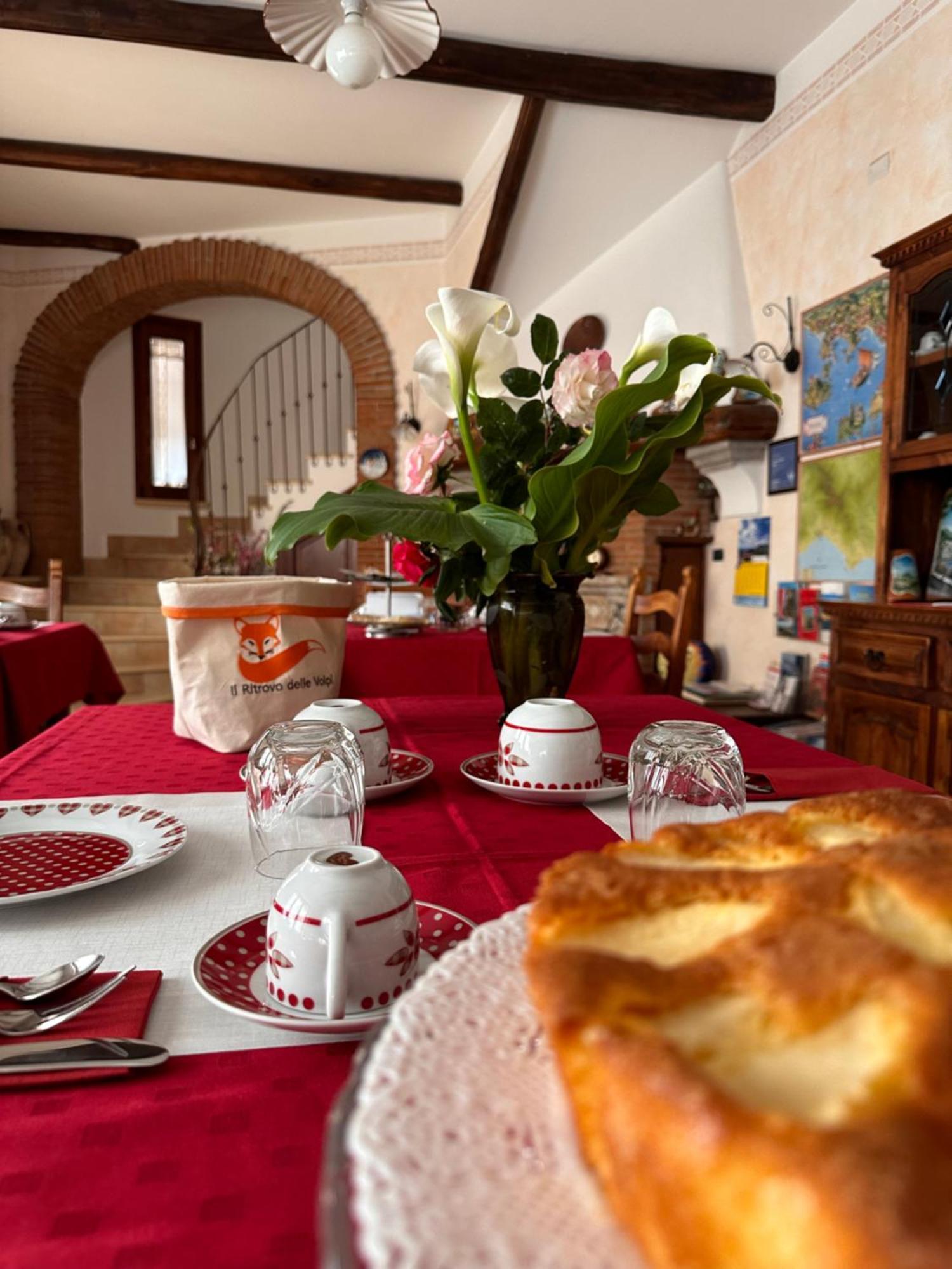 Il Ritrovo Delle Volpi Bed & Breakfast Аджерола Екстериор снимка