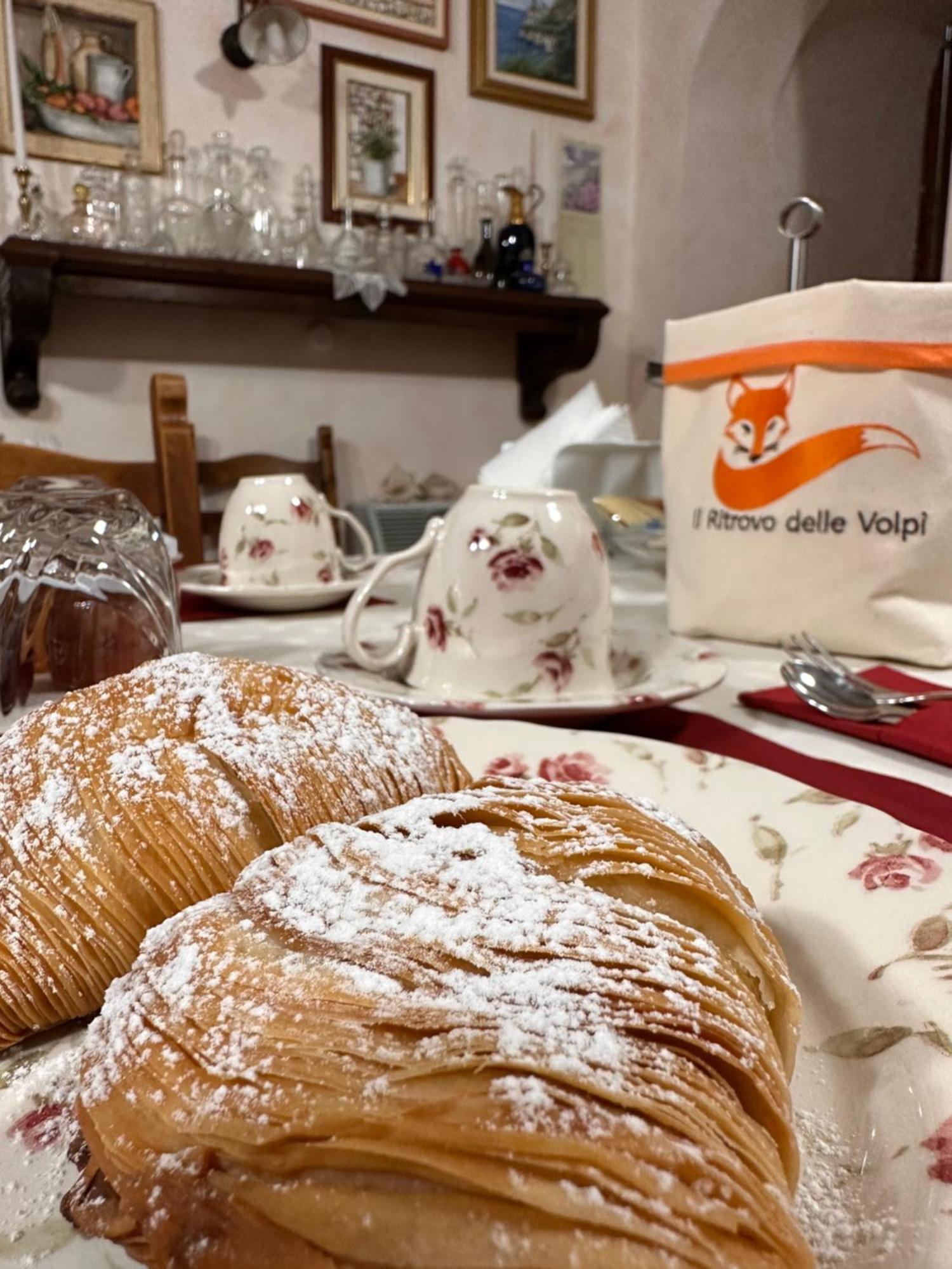 Il Ritrovo Delle Volpi Bed & Breakfast Аджерола Екстериор снимка
