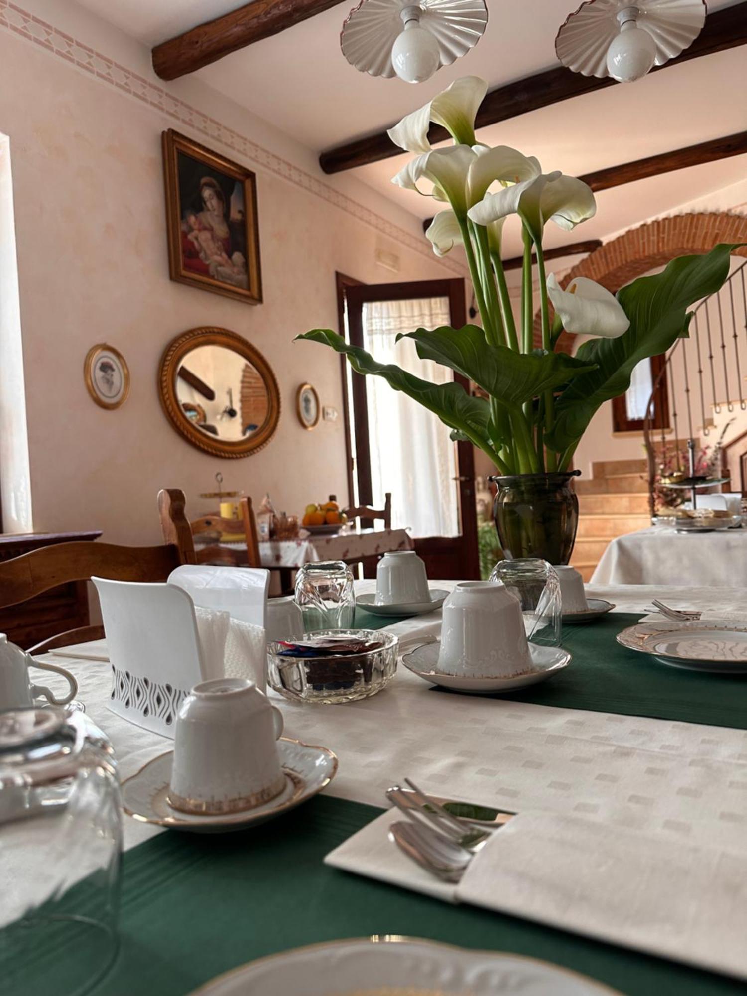 Il Ritrovo Delle Volpi Bed & Breakfast Аджерола Екстериор снимка