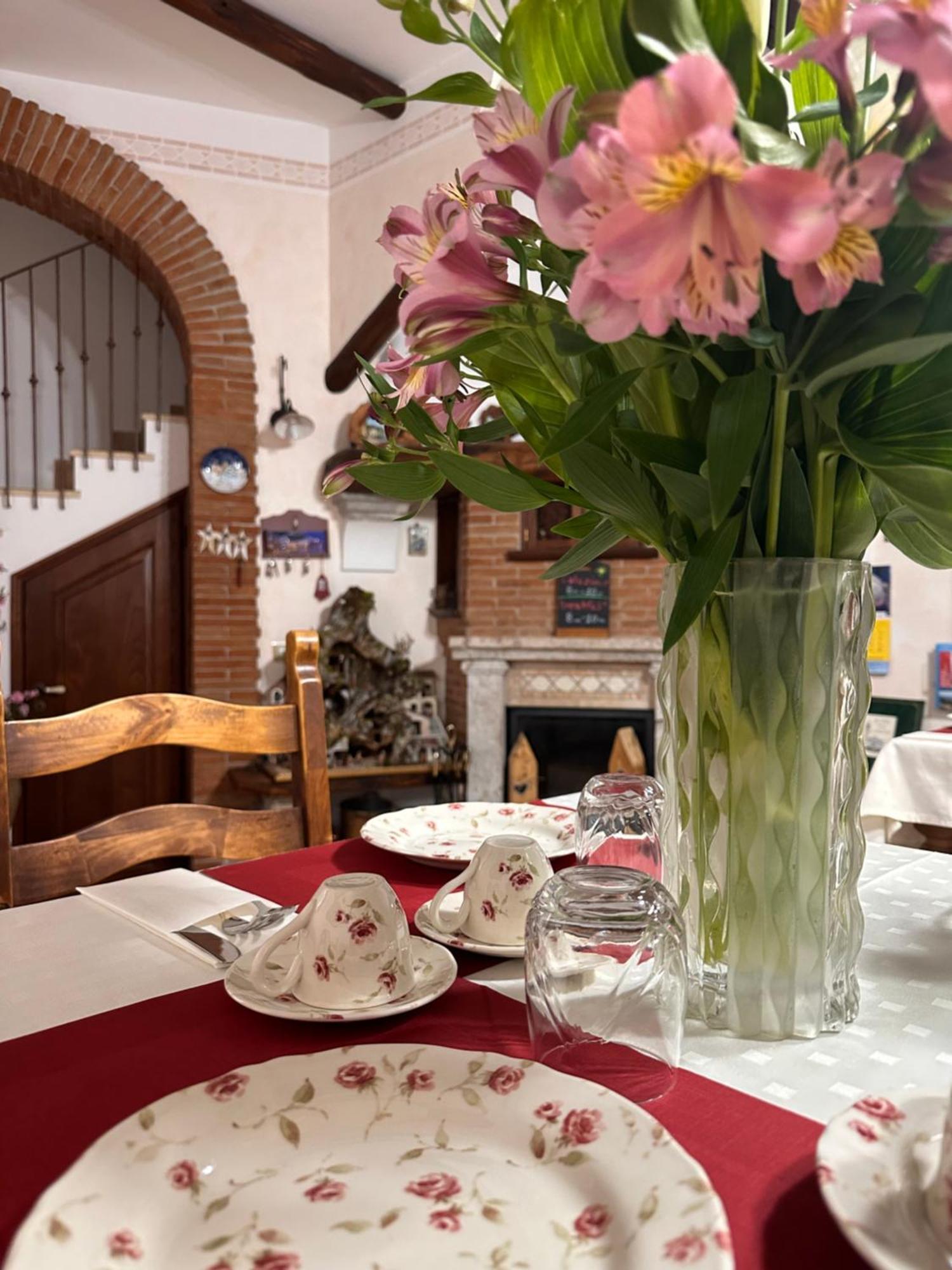 Il Ritrovo Delle Volpi Bed & Breakfast Аджерола Екстериор снимка