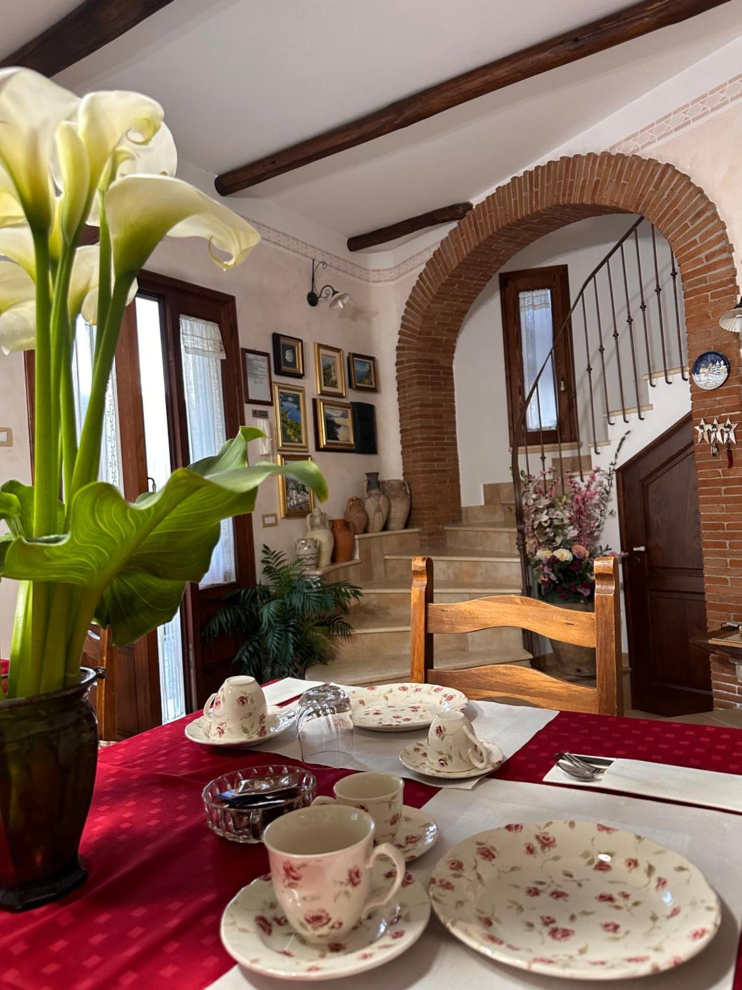 Il Ritrovo Delle Volpi Bed & Breakfast Аджерола Екстериор снимка