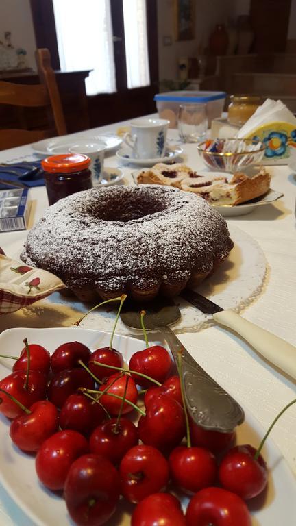 Il Ritrovo Delle Volpi Bed & Breakfast Аджерола Екстериор снимка
